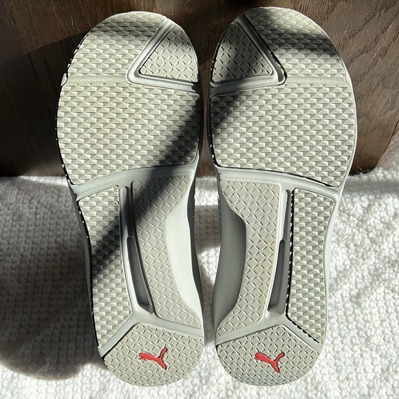 Puma Fierce gray sneakers woman’s 9 - Picture 8 of 10